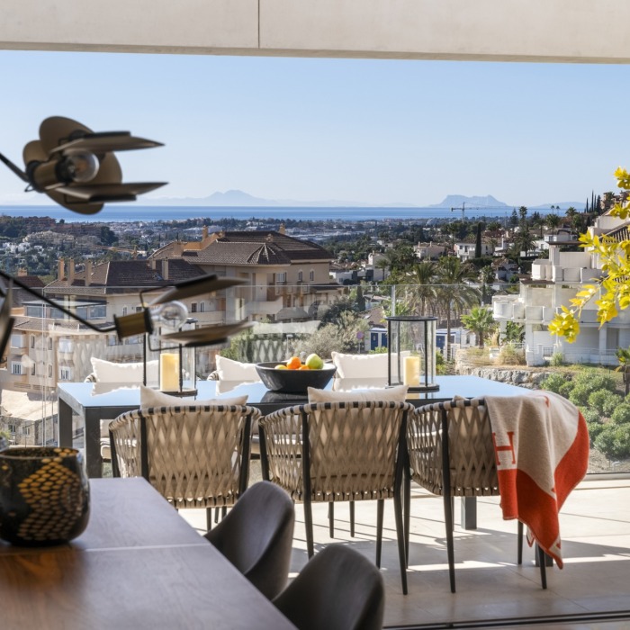 Modern 3 Bedroom Duplex Penthouse with Panoramic Sea Views in Nueva Andalucia | Image 6
