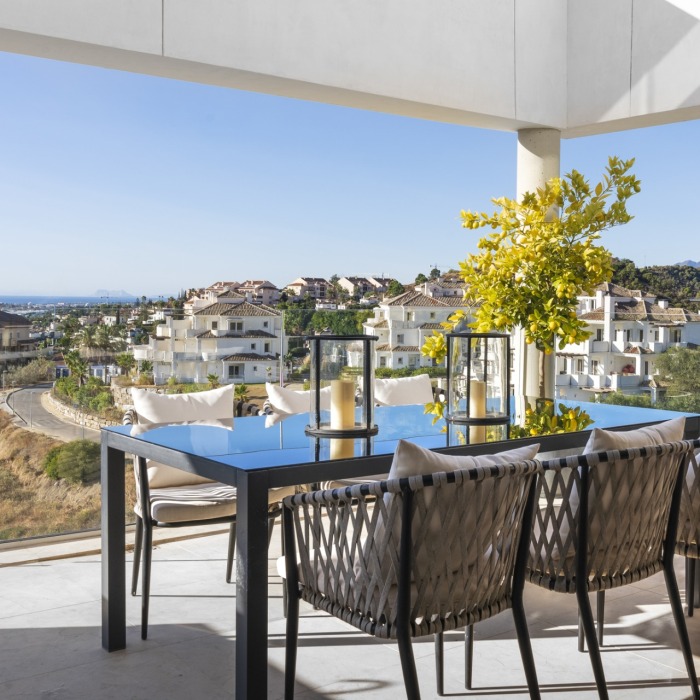 Modern 3 Bedroom Duplex Penthouse with Panoramic Sea Views in Nueva Andalucia | Image 12