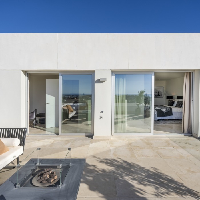 Penthouse moderne de 3 Chambres avec Vue Panoramique sur la Mer à Nueva Andalucia | Image 30