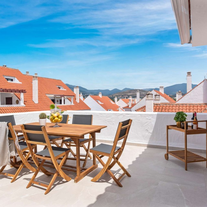 Modern 3 Bedroom Duplex Penthouse with Two Terraces in Nueva Andalucia | Image 25