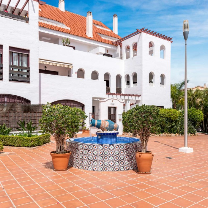 Modern 3 Bedroom Duplex Penthouse with Two Terraces in Nueva Andalucia | Image 36