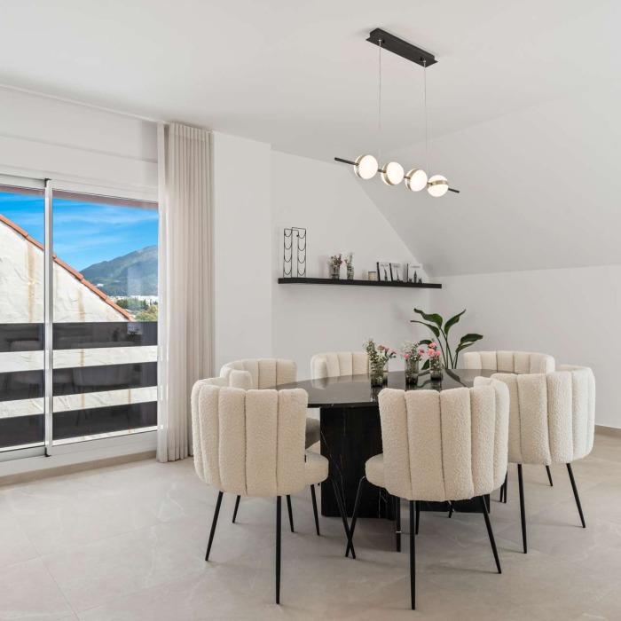 Modern 3 Bedroom Duplex Penthouse with Two Terraces in Nueva Andalucia | Image 3