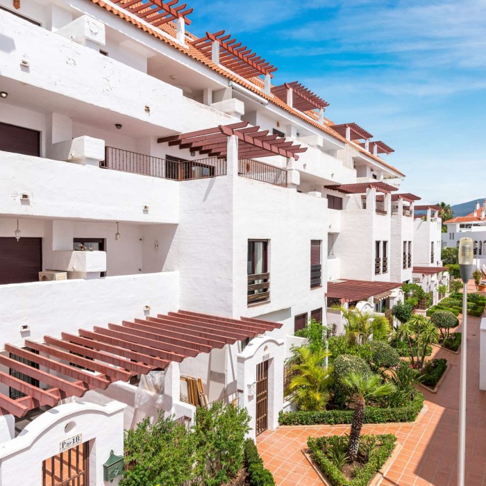 Duplex Penthouse Moderne de 3 Chambres avec Deux Terrasses à Nueva Andalucia | Image 35