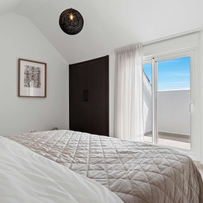 Duplex Penthouse Moderne de 3 Chambres avec Deux Terrasses à Nueva Andalucia | Image 33
