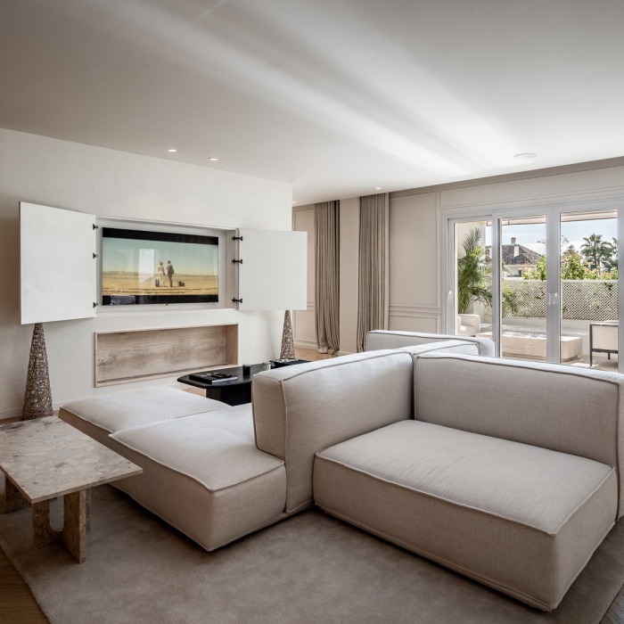 Contemporary 4 Bedroom Apartment in Monte Mayor, Marbella Golden Mile | Image 2