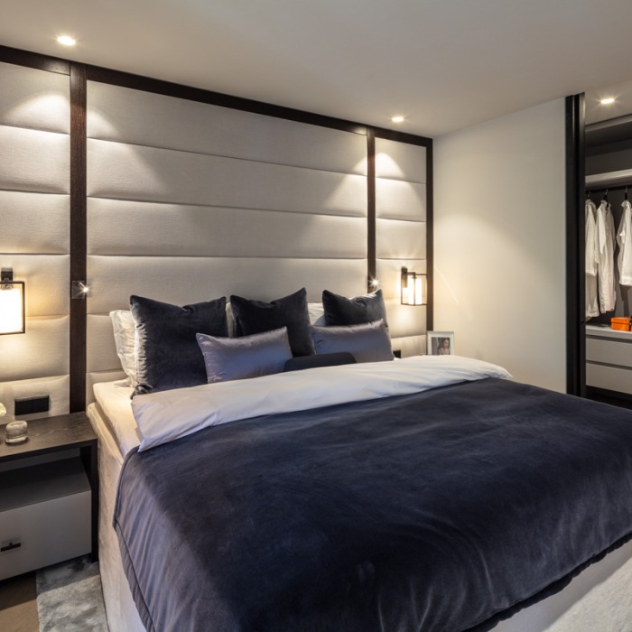 Contemporary 3 Bedroom Apartment in Puente Romano, Marbella Golden Mile | Image 9