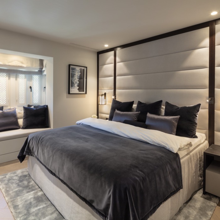Contemporary 3 Bedroom Apartment in Puente Romano, Marbella Golden Mile | Image 10