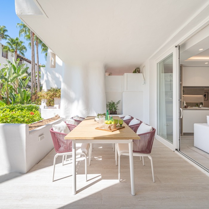 Impressive 3 bedroom Ground Floor Apartment in Puente Romano, Marbella Golden Mile | Image 39