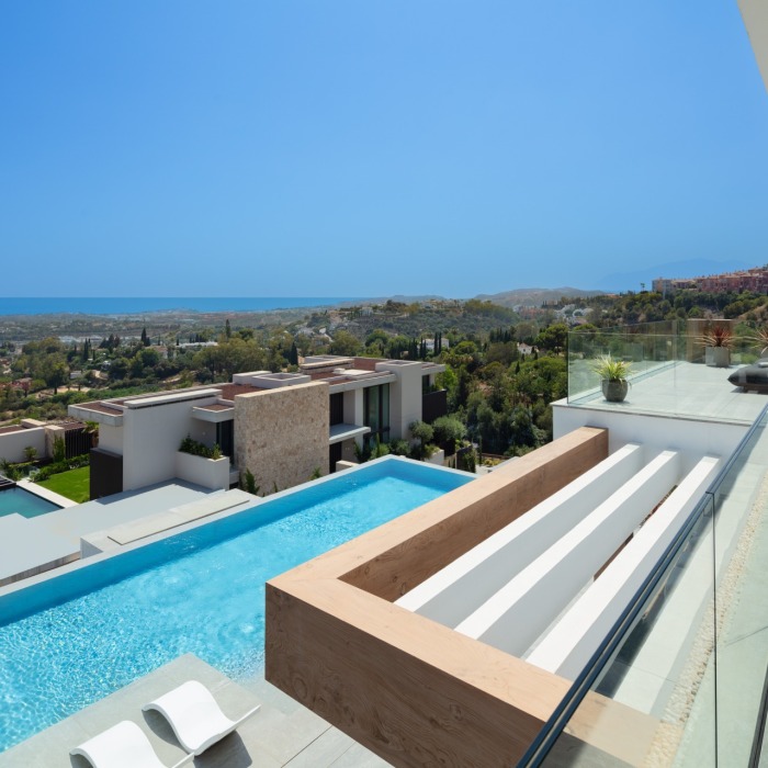 Modern Masterpiece 6 Bedroom Villa in La Quinta in Benahavis | Image 54