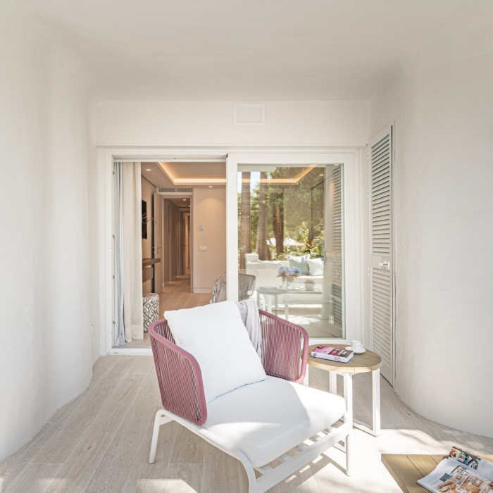 Impressive 3 bedroom Ground Floor Apartment in Puente Romano, Marbella Golden Mile | Image 36