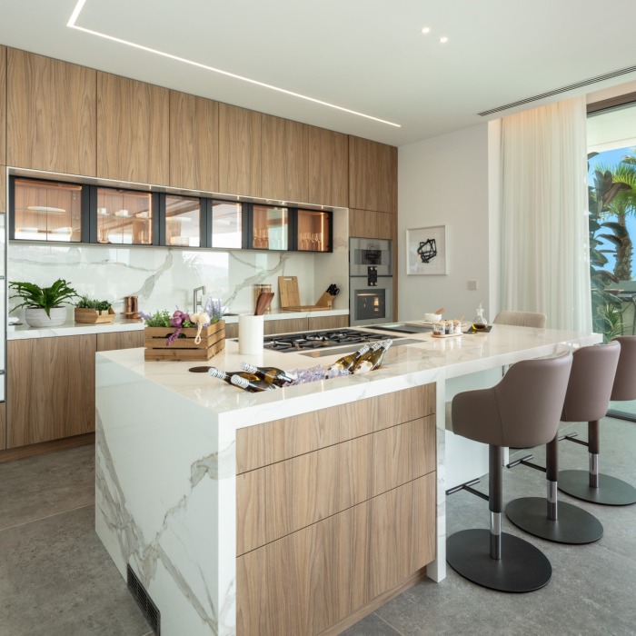 Modern Masterpiece 6 Bedroom Villa in La Quinta in Benahavis | Image 39
