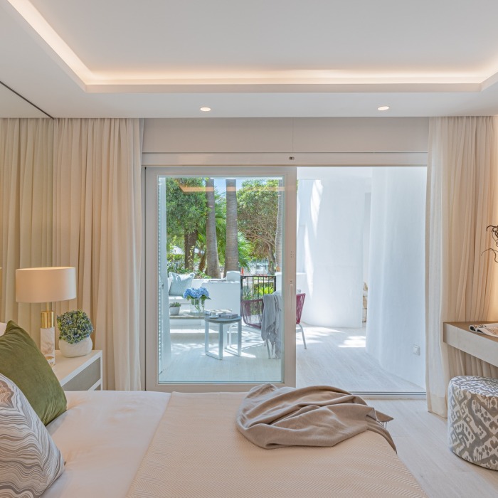 Impressive 3 bedroom Ground Floor Apartment in Puente Romano, Marbella Golden Mile | Image 47