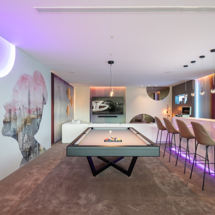 Modern Masterpiece 6 Bedroom Villa in La Quinta in Benahavis | Image 23
