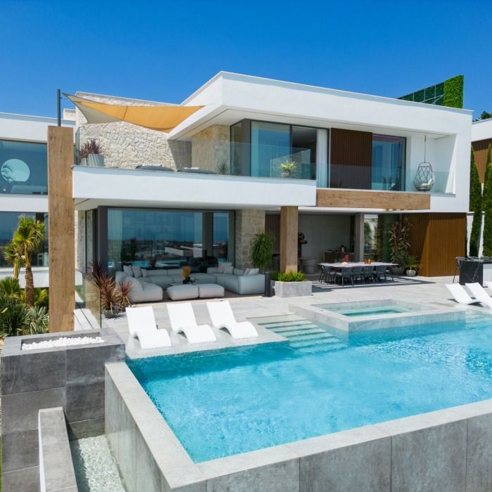 Modern Masterpiece 6 Bedroom Villa in La Quinta in Benahavis | Image 7
