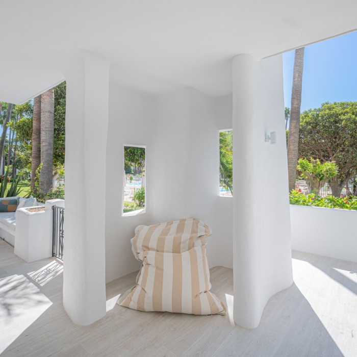 Impressive 3 bedroom Ground Floor Apartment in Puente Romano, Marbella Golden Mile | Image 32