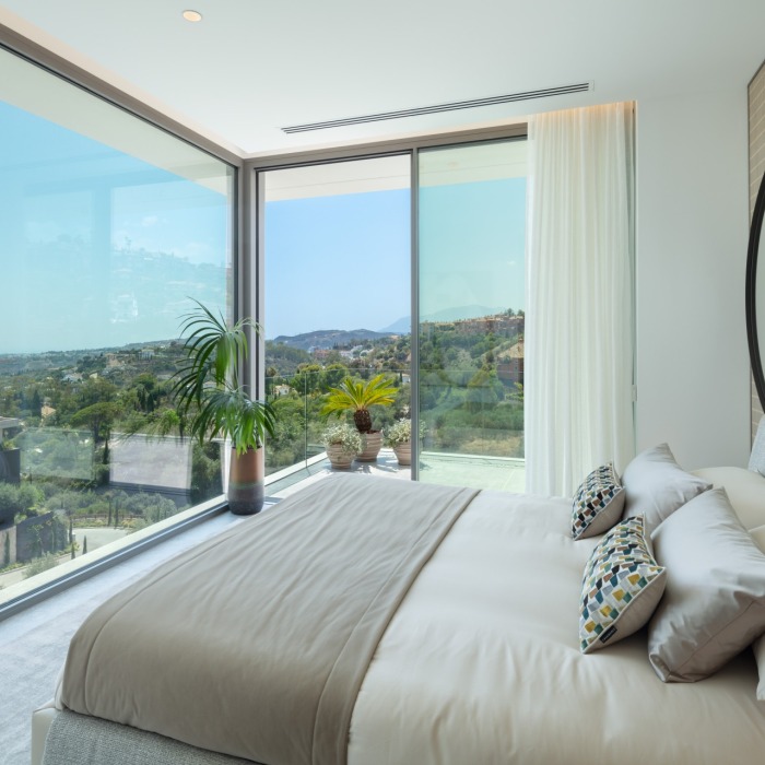 Modern Masterpiece 6 Bedroom Villa in La Quinta in Benahavis | Image 58