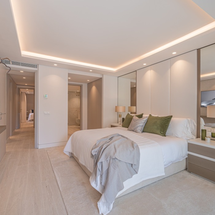Impressive 3 bedroom Ground Floor Apartment in Puente Romano, Marbella Golden Mile | Image 29