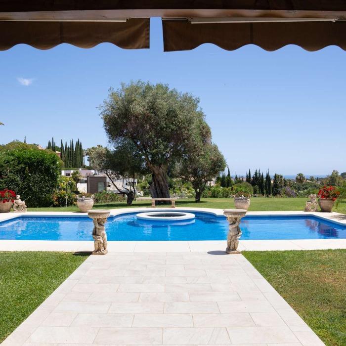 Huge 7 Bedroom Sea View Mansion in Nueva Andalucia | Image 78