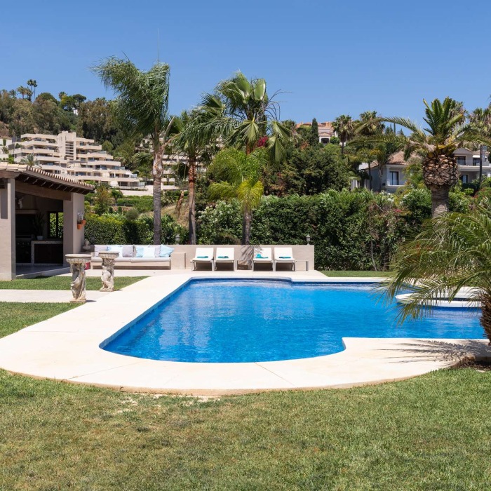 Huge 7 Bedroom Sea View Mansion in Nueva Andalucia | Image 68