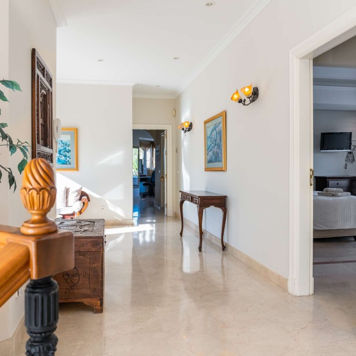 Huge 7 Bedroom Sea View Mansion in Nueva Andalucia | Image 63