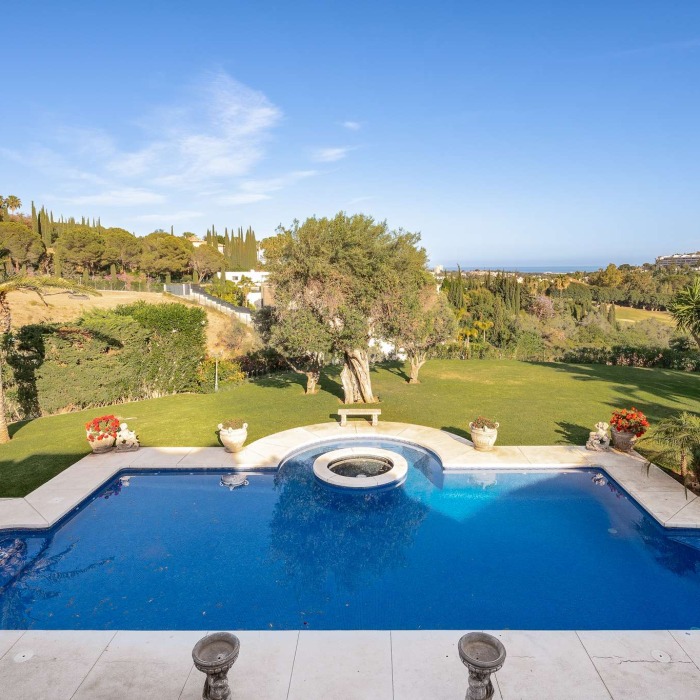 Huge 7 Bedroom Sea View Mansion in Nueva Andalucia | Image 61