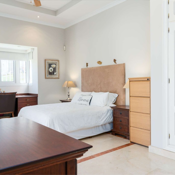 Huge 7 Bedroom Sea View Mansion in Nueva Andalucia | Image 45