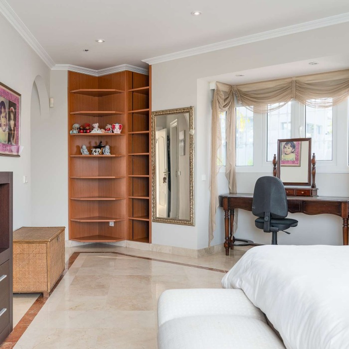 Huge 7 Bedroom Sea View Mansion in Nueva Andalucia | Image 37
