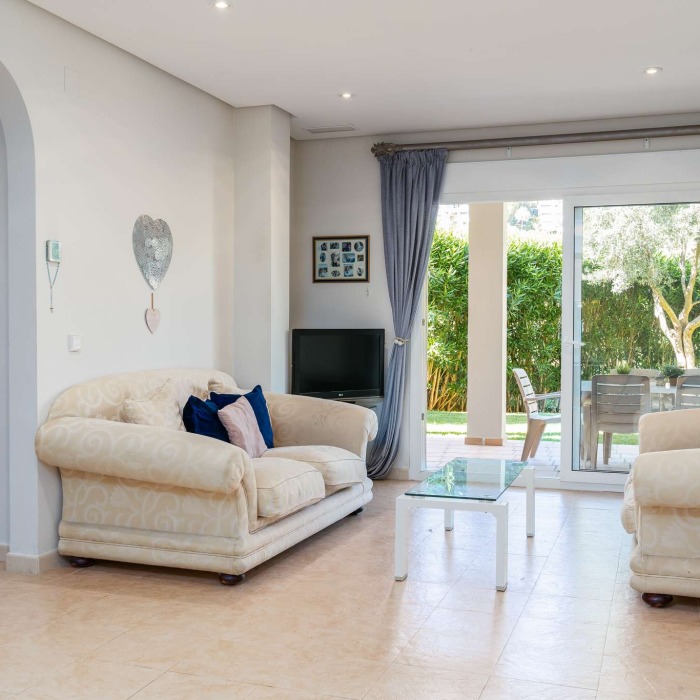 Huge 7 Bedroom Sea View Mansion in Nueva Andalucia | Image 23