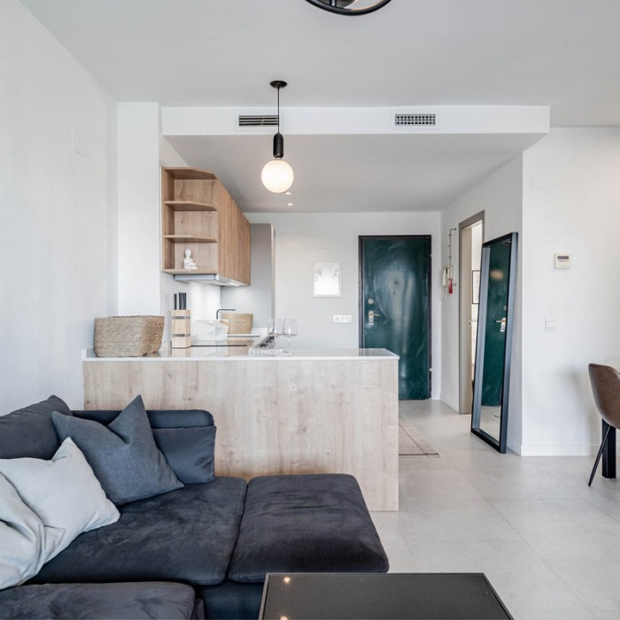 Modern 3 Bedroom Apartment with Terrace in Nueva Andalucia | Image 22