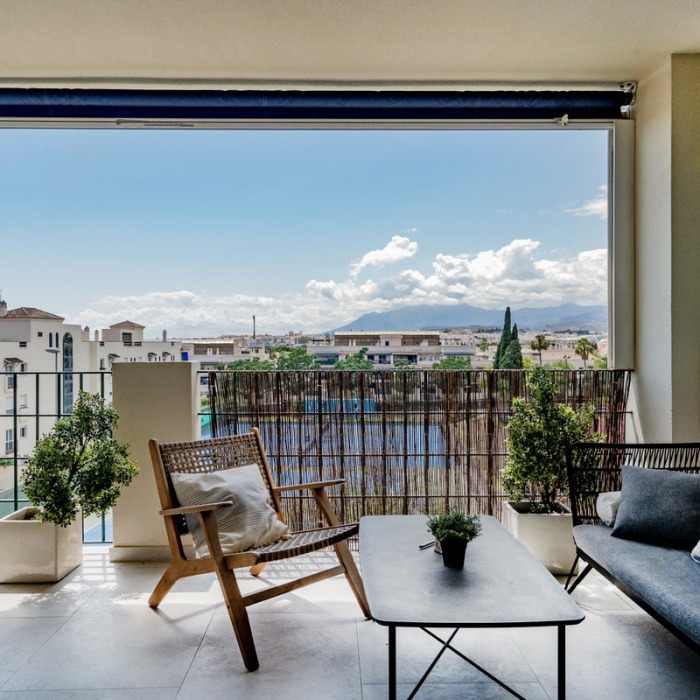 Modern 3 Bedroom Apartment with Terrace in Nueva Andalucia | Image 26