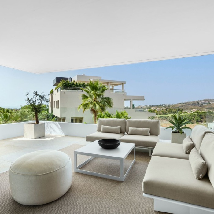 Modern 2 Bedroom Sea View Apartment in New Development in Los Arqueros, Benahavis | Image 15