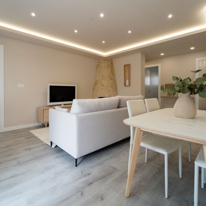Moderno Apartamento en Planta Alta de 3 Dormitorios en Los Boliches, Fuengirola | Image 5