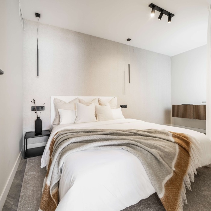 Modern Scandinavian 4 Bedroom Apartment in Jardines de Andalucia, Nueva Andalucia | Image 13