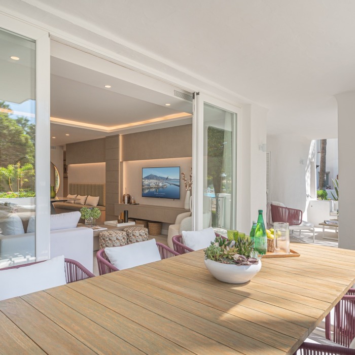 Impressive 3 bedroom Ground Floor Apartment in Puente Romano, Marbella Golden Mile | Image 12
