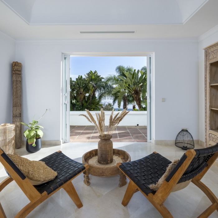 Villa de Style Andalou avec Vue Mer & Golf Panoramique de 6 Chambres à Los Monteros, Marbella Est | Image 28