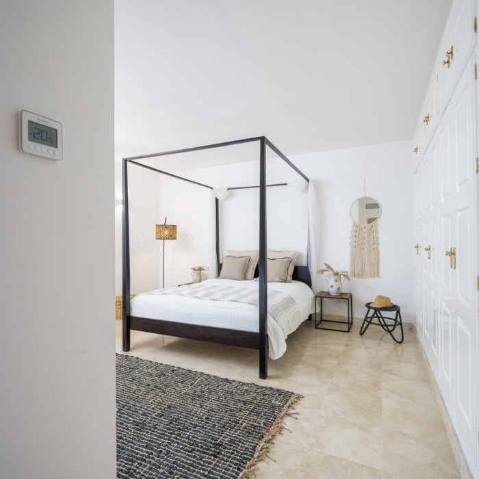 Villa de Style Andalou avec Vue Mer & Golf Panoramique de 6 Chambres à Los Monteros, Marbella Est | Image 111