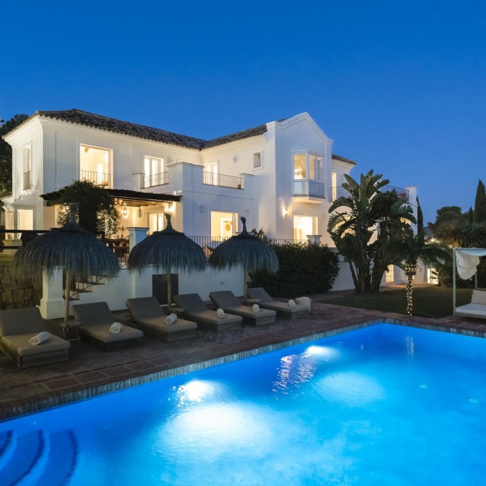 Villa de Style Andalou avec Vue Mer & Golf Panoramique de 6 Chambres à Los Monteros, Marbella Est | Image 71