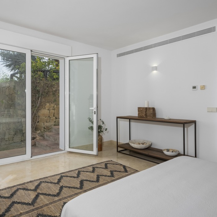 Villa de Style Andalou avec Vue Mer & Golf Panoramique de 6 Chambres à Los Monteros, Marbella Est | Image 102