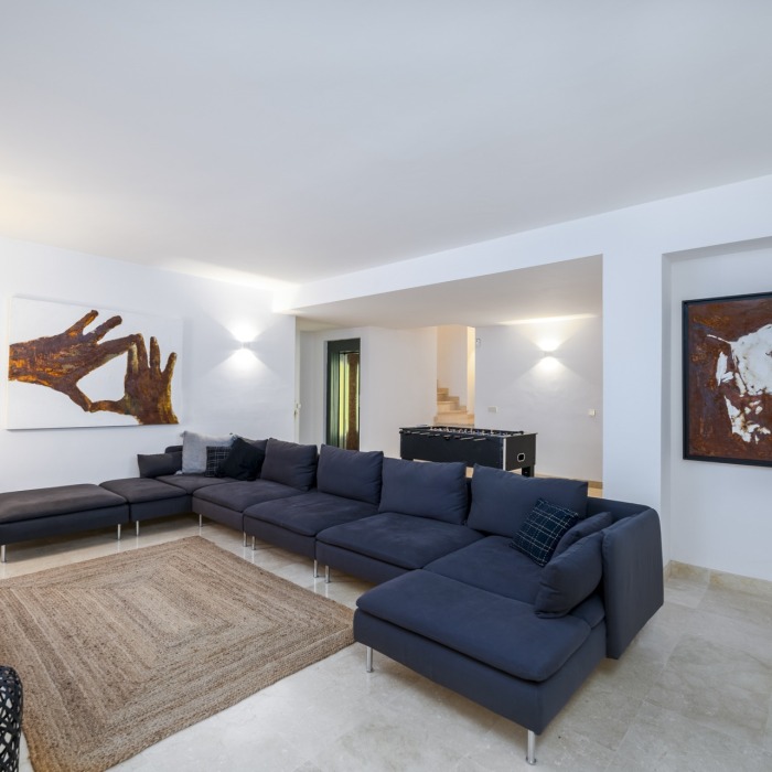 Villa de Style Andalou avec Vue Mer & Golf Panoramique de 6 Chambres à Los Monteros, Marbella Est | Image 99