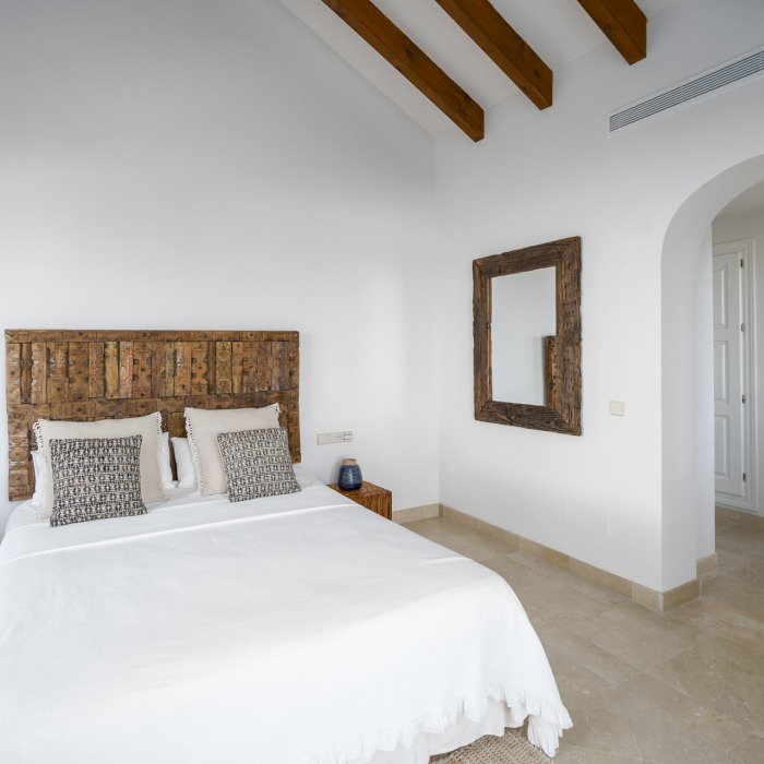 Villa de Style Andalou avec Vue Mer & Golf Panoramique de 6 Chambres à Los Monteros, Marbella Est | Image 94