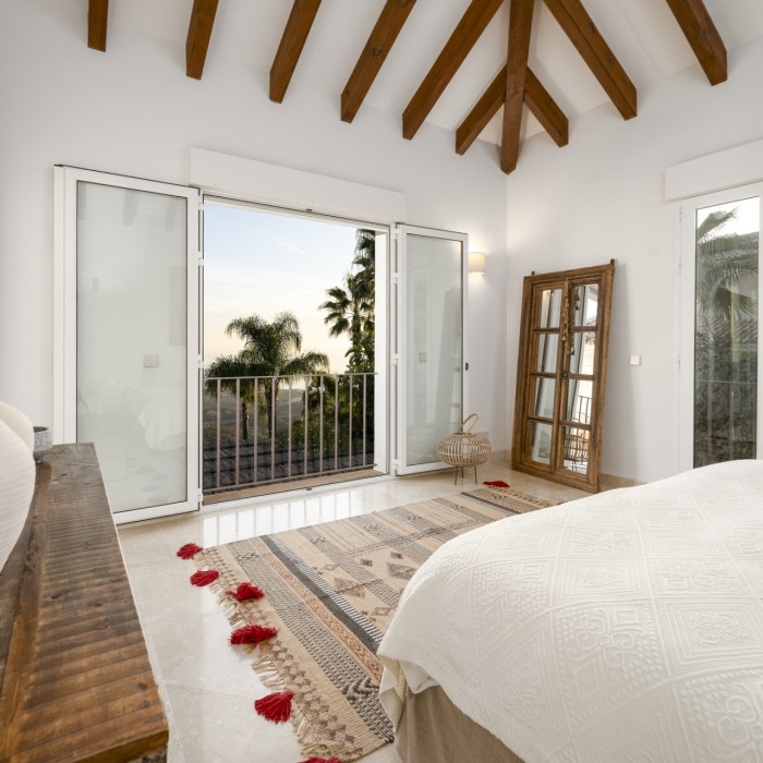 Villa de Style Andalou avec Vue Mer & Golf Panoramique de 6 Chambres à Los Monteros, Marbella Est | Image 87