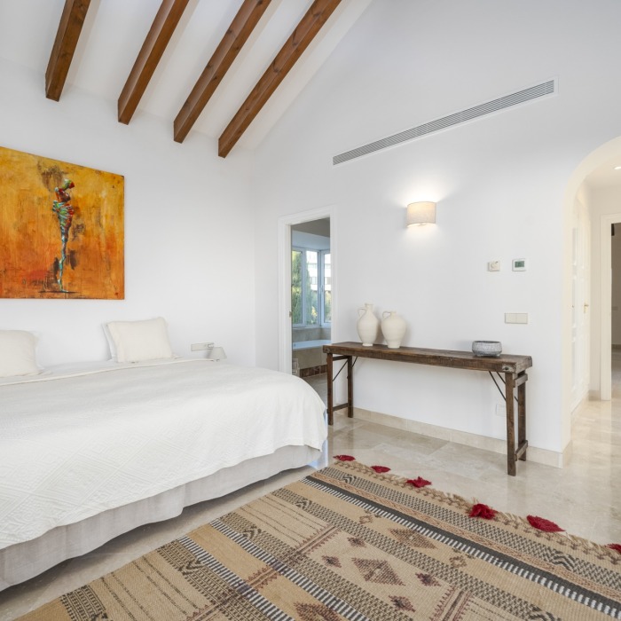 Villa de Style Andalou avec Vue Mer & Golf Panoramique de 6 Chambres à Los Monteros, Marbella Est | Image 84