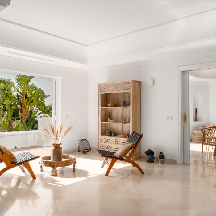 Villa de Style Andalou avec Vue Mer & Golf Panoramique de 6 Chambres à Los Monteros, Marbella Est | Image 64
