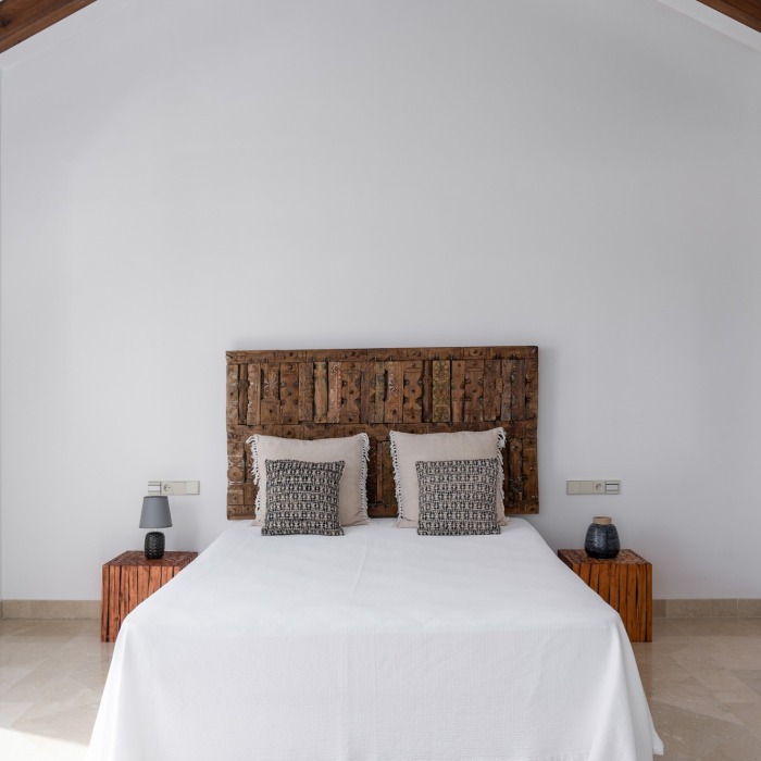 Villa de Style Andalou avec Vue Mer & Golf Panoramique de 6 Chambres à Los Monteros, Marbella Est | Image 47