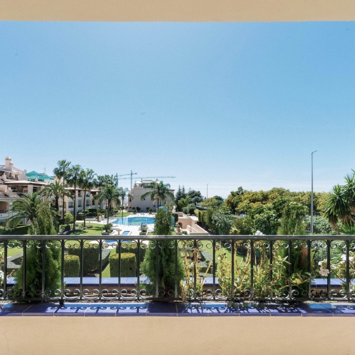 Contemporary 4 Bedroom Apartment in Lomas de Sierra Blanca in Marbella Golden Mile | Image 3