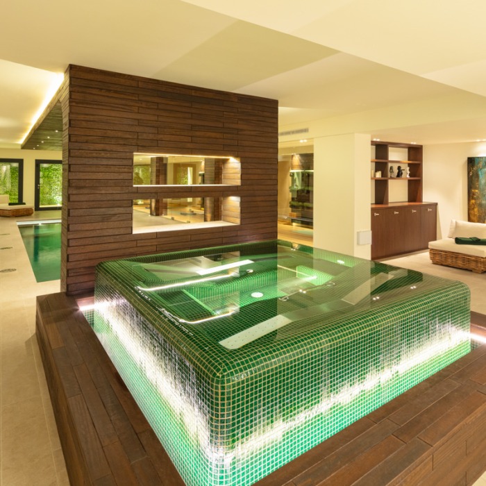 Elegant Luxury 7 Bedroom Sea View Villa in Sierra Blanca, Golden Mile | Image 5