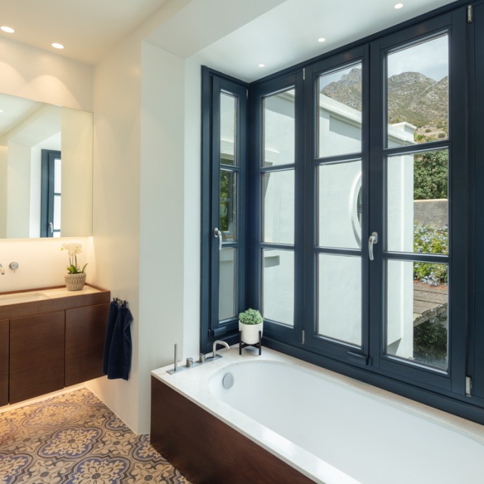 Elegant Luxury 7 Bedroom Sea View Villa in Sierra Blanca, Golden Mile | Image 17