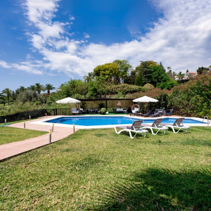 Villa de 4 dormitorios en primera línea de golf en alquiler en Nueva Andalucía | Image 44