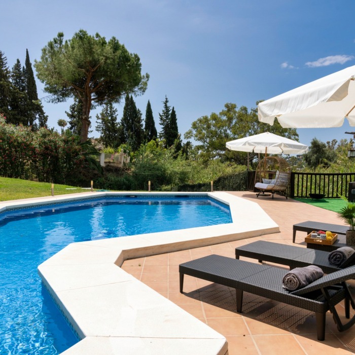 4 Bedroom Front Line Golf Villa for Rent in Nueva Andalucia | Image 45