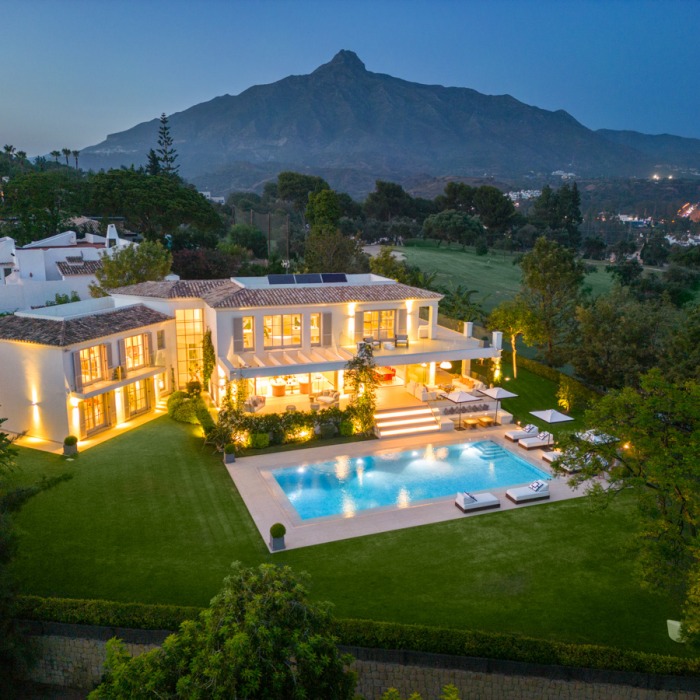 6 Bedroom Front Line Golf Villa with Spectacular Views in Aloha, Nueva Andalucia | Image 57